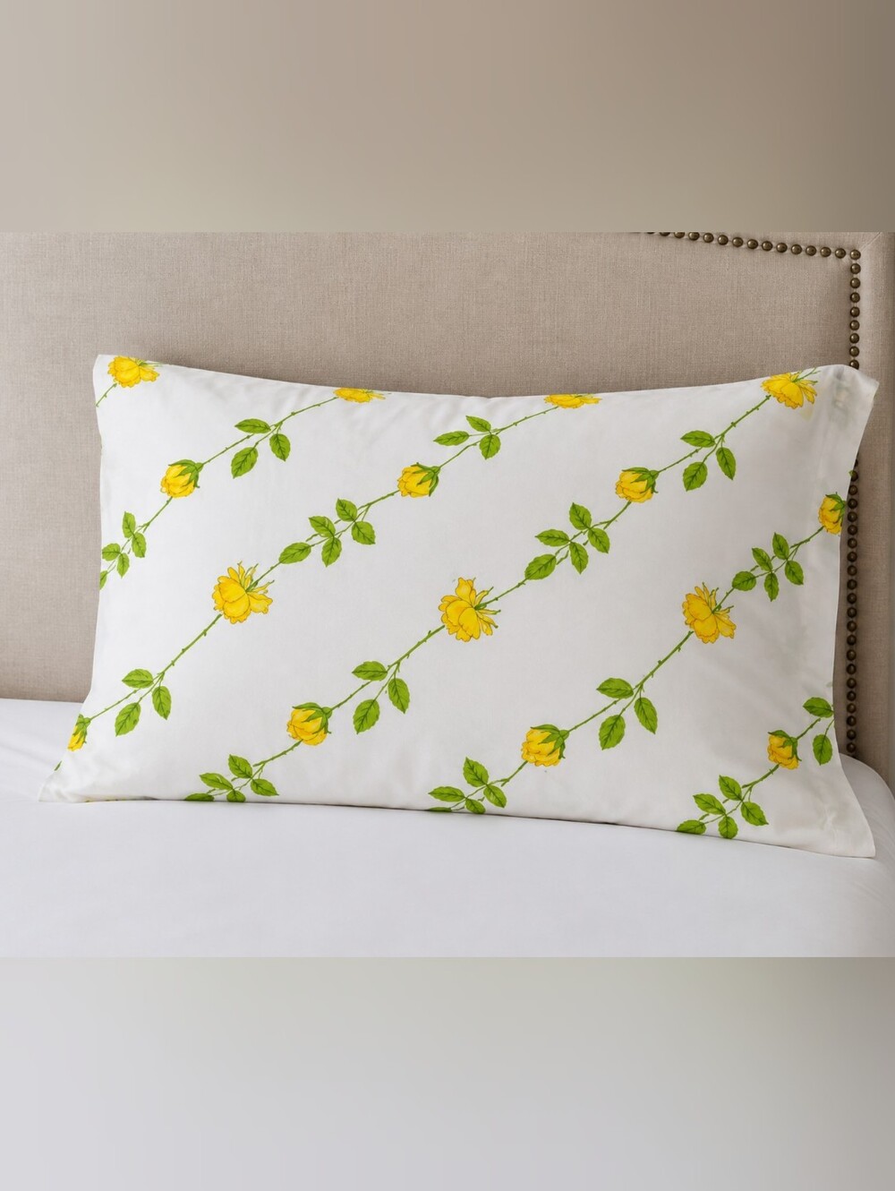 Vintage Wamsutta Ultracale Yellow Flower 1 Standard Pillow Case.